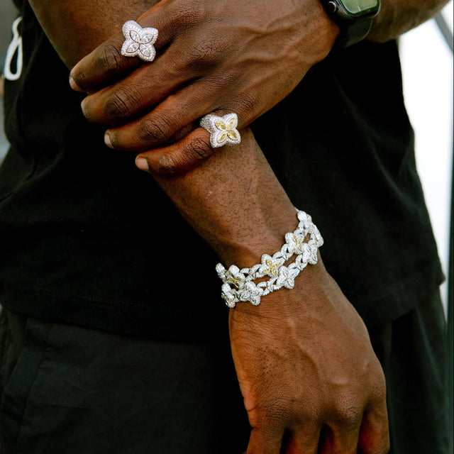 APORRO ICED LUMINOUS CLOVER BRACELET - WHITE DIAMOND