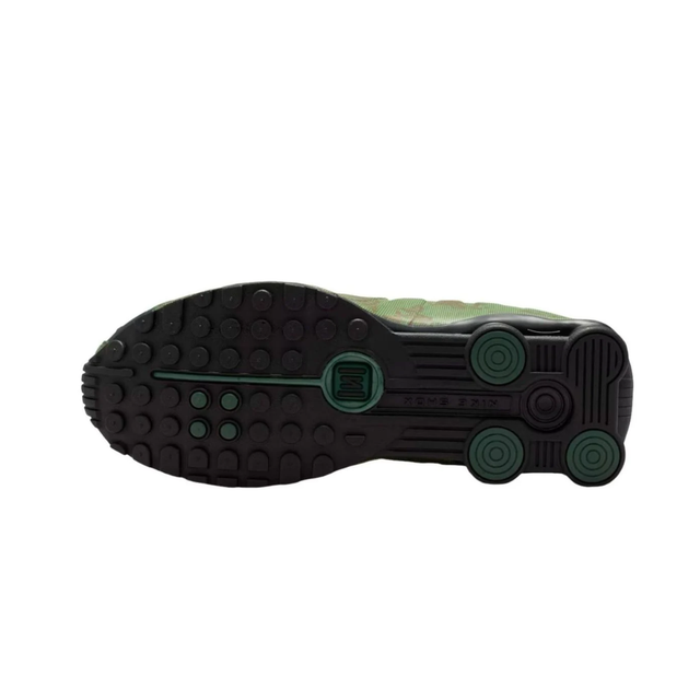 NIKE SHOX R4 QS CAMO HOMBRE IQ0636-300