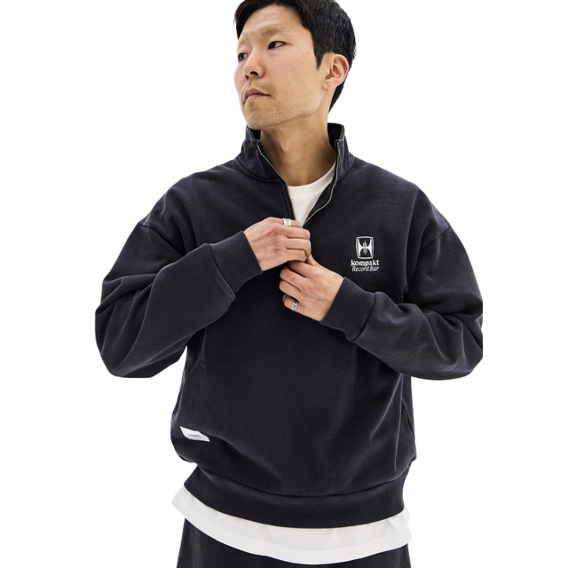 WASHED EMBROIDERED HALF ZIP-UP