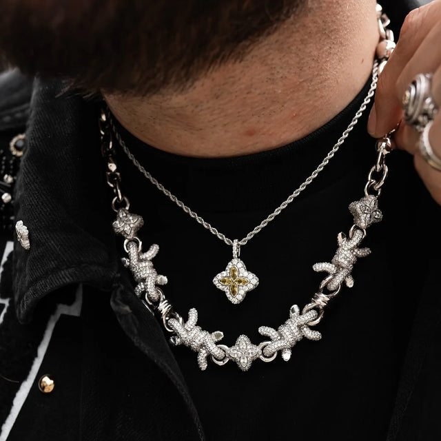APORRO BARBED CLOVER CHAIN & WALLET CHAIN